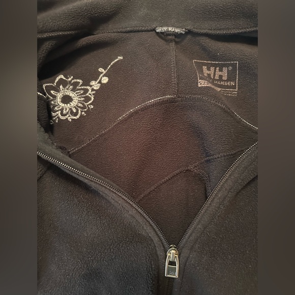 365. Ladies Helly Hansen Vintage Fitted Black White Fleece Zip-Up Floral Jacket - Picture 8 of 13